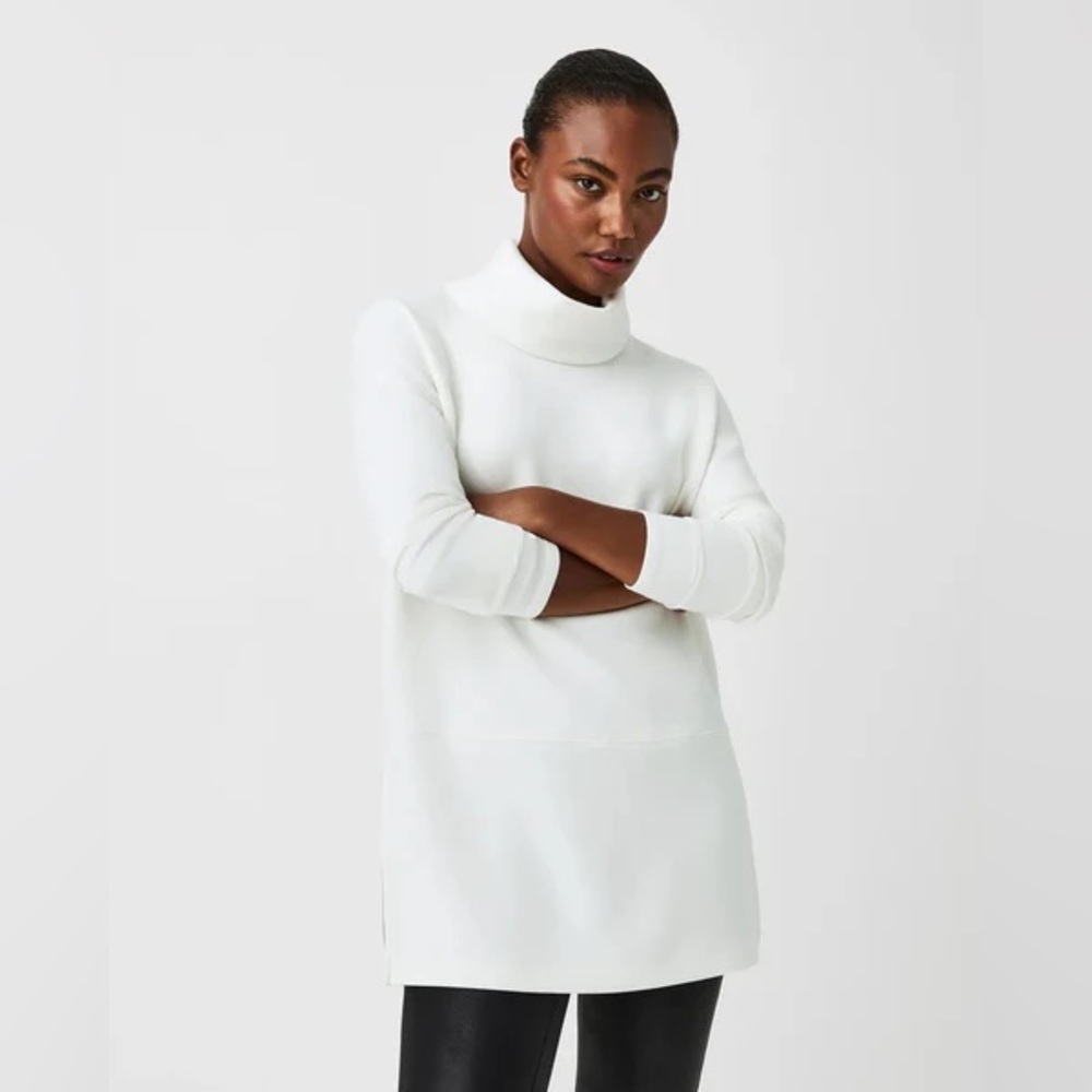 Soanx AirEssentials Turtleneck tunic in powder size medium
